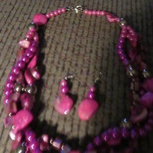 PINK STONE TWISTED - ROUND/SQUARE/FLAT & GOLD BEAD